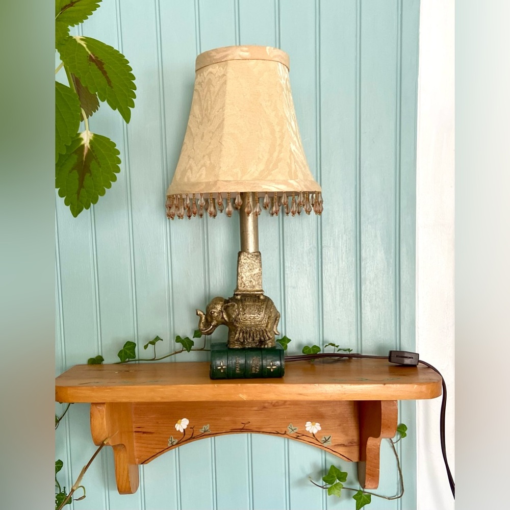 Vintage whimsical elephant night Table‎ lamp